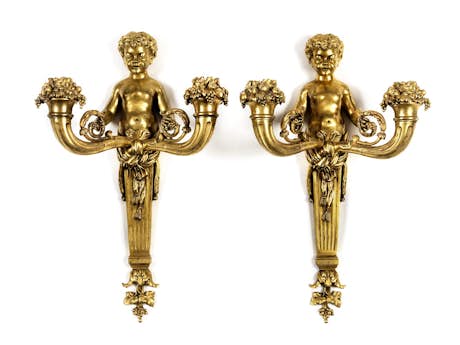 Paar figürliche Louis XVI-Wandappliken